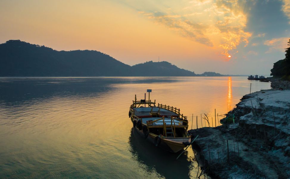 Top Places to Visit in Assam and Meghalaya for First-Time Travelers